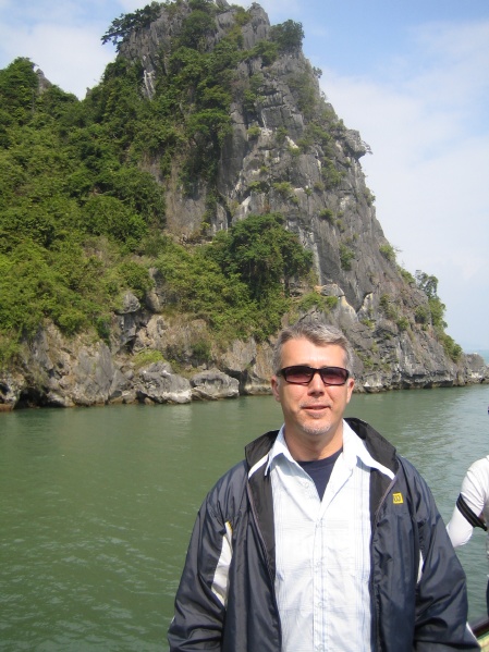 Halong Bay Vietnam - Boat Cruise